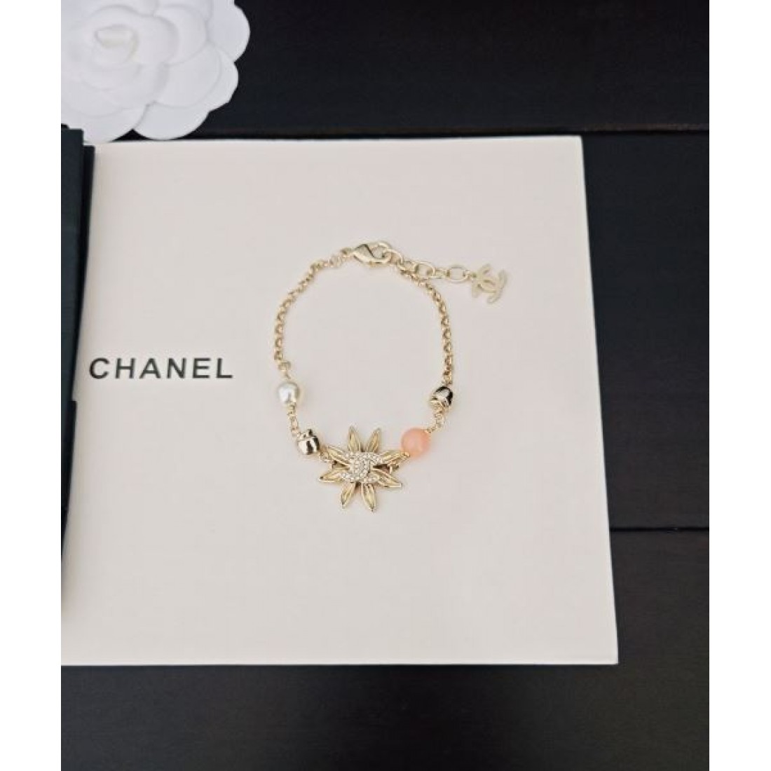 CHANEL シャネル コピー ブレスレット 洗練された美しさと繊細な輝き