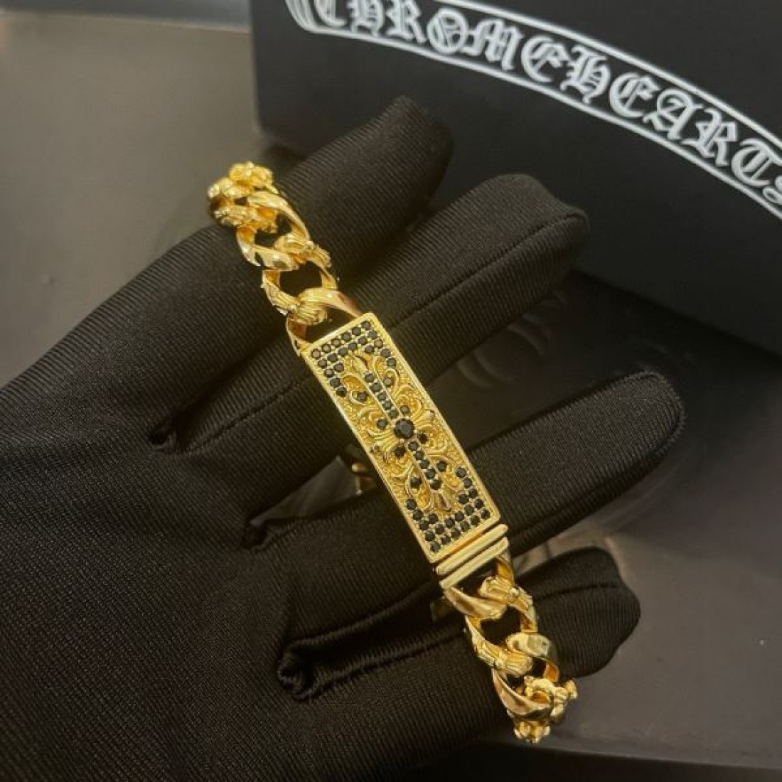 CHROME HEARTS クロムハーツ コピー ブレスレット 贅沢で華やかな 特別仕様