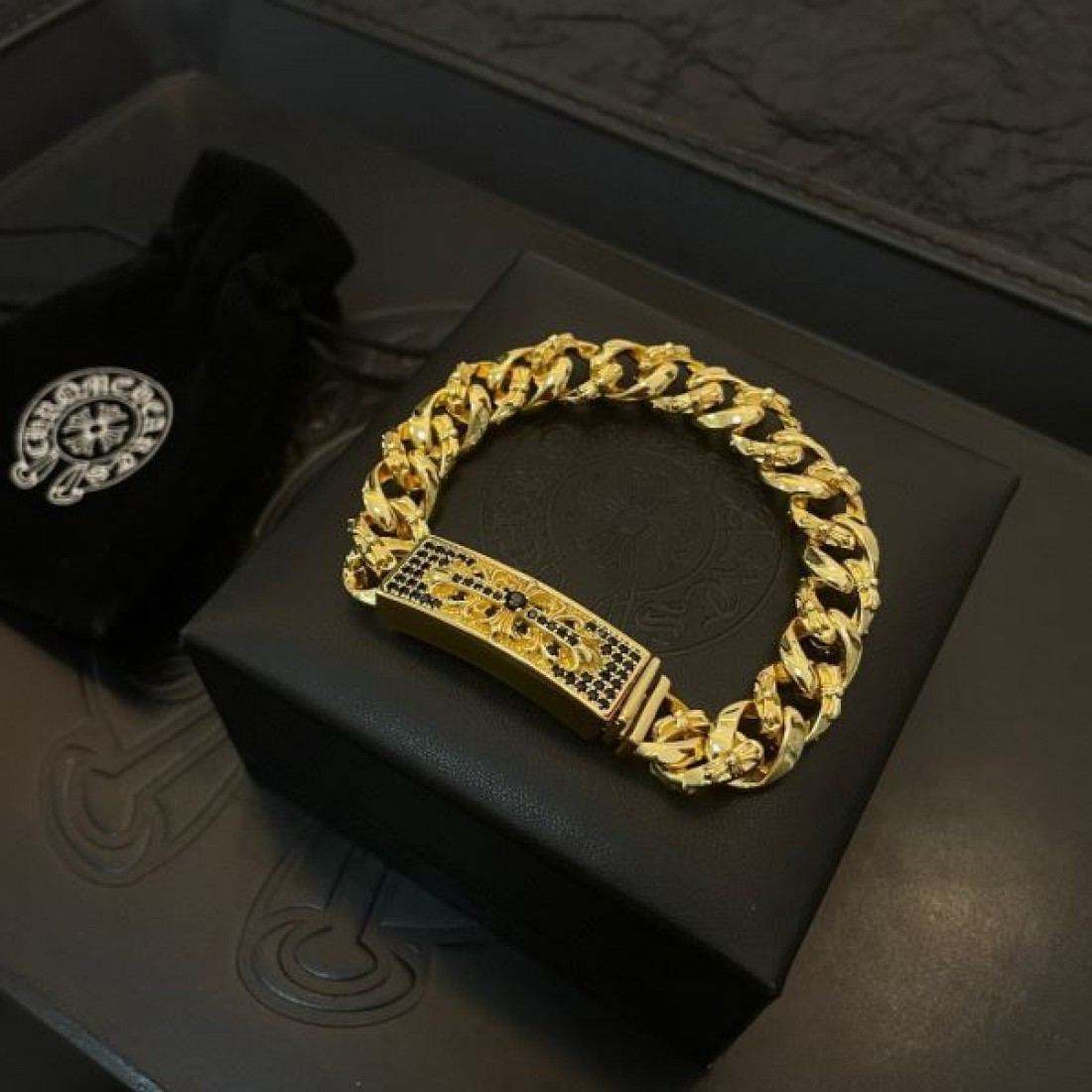 CHROME HEARTS クロムハーツ コピー ブレスレット 贅沢で華やかな 特別仕様