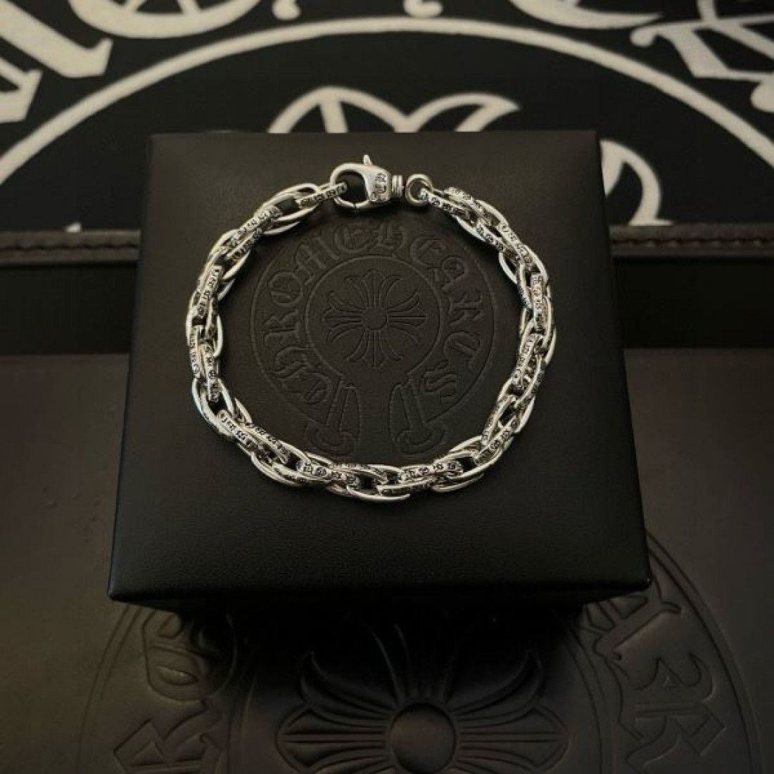  存在感あふれる CHROME HEARTS クロムハーツ コピー ブレスレット 男性的で力強い