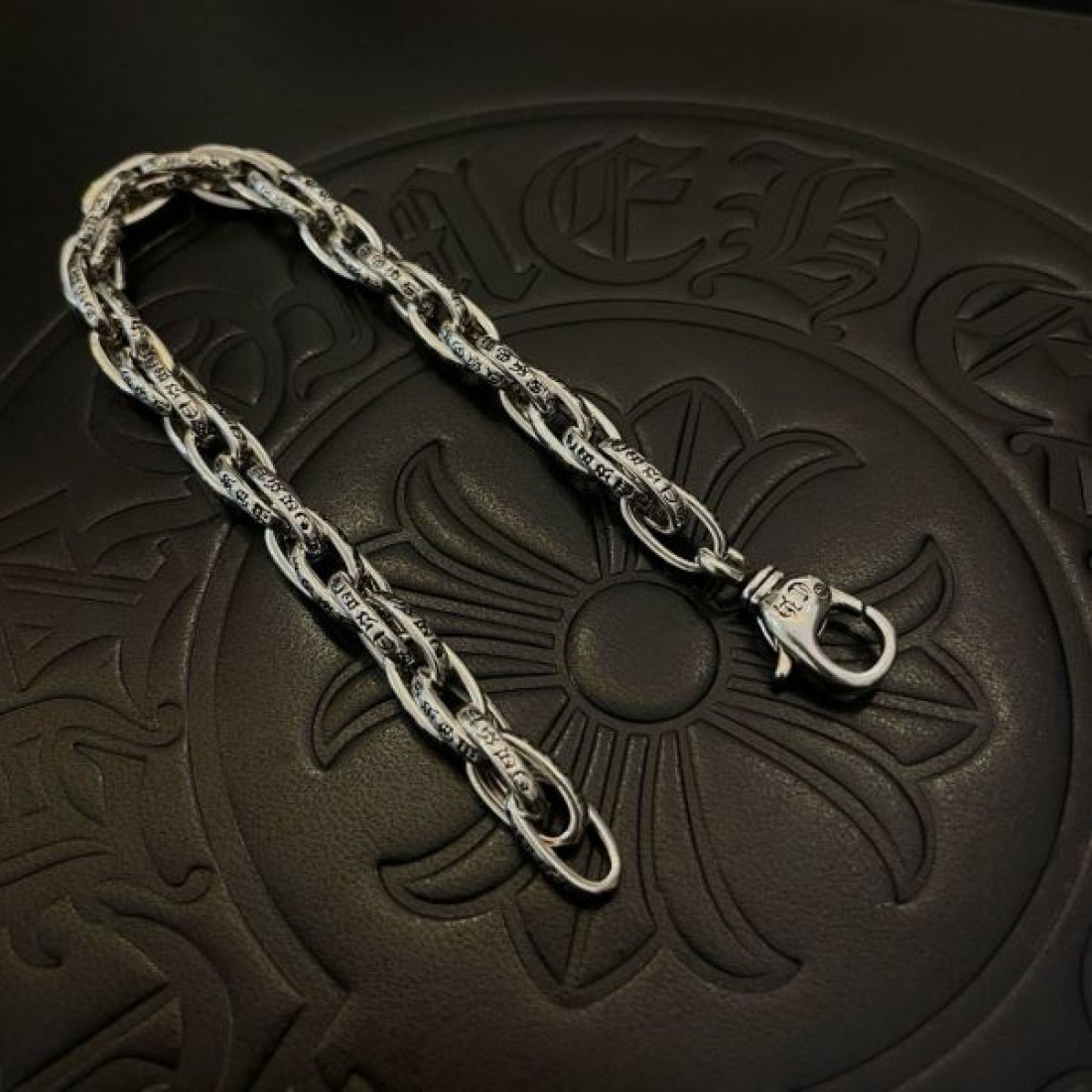  存在感あふれる CHROME HEARTS クロムハーツ コピー ブレスレット 男性的で力強い