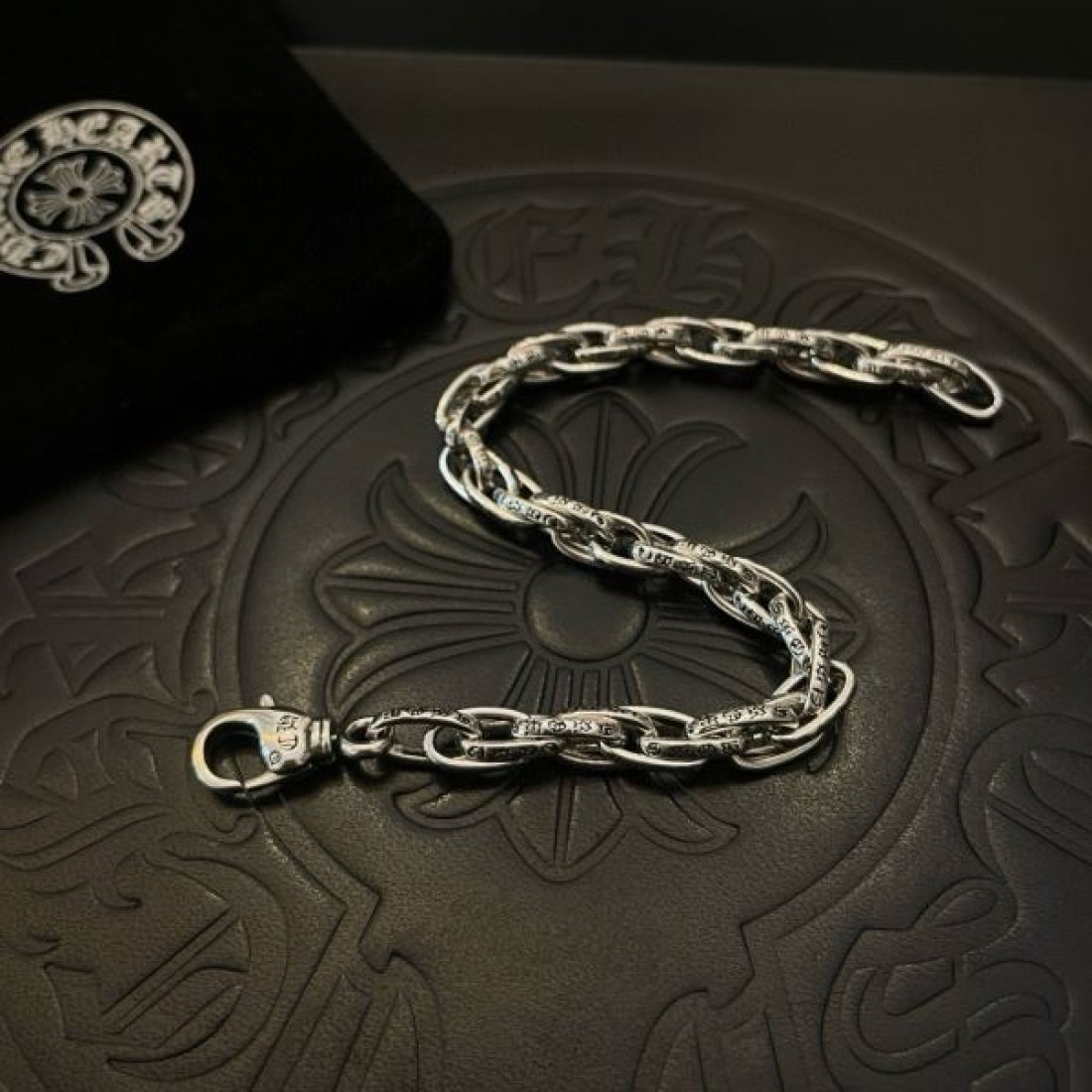  存在感あふれる CHROME HEARTS クロムハーツ コピー ブレスレット 男性的で力強い