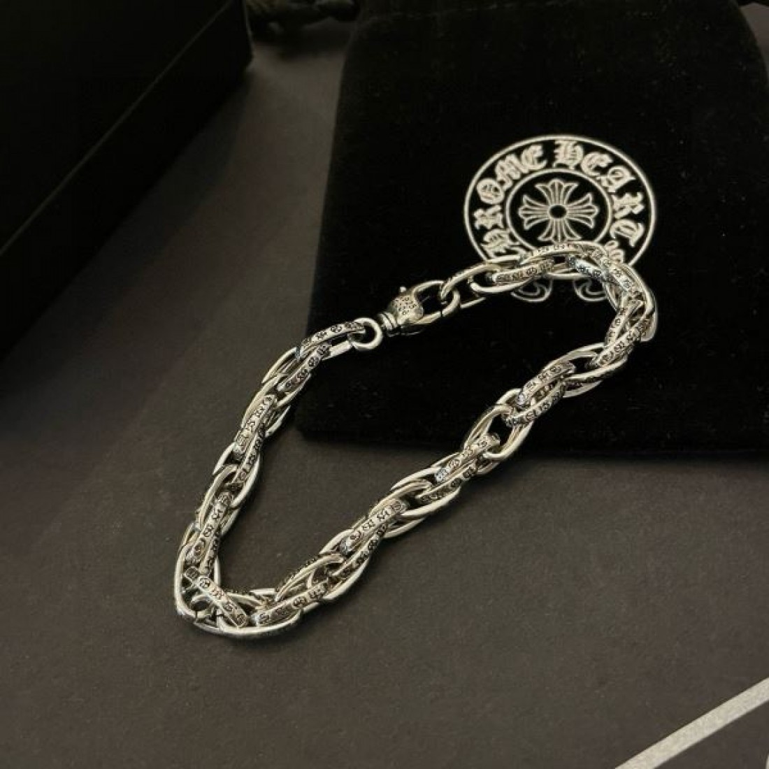  存在感あふれる CHROME HEARTS クロムハーツ コピー ブレスレット 男性的で力強い