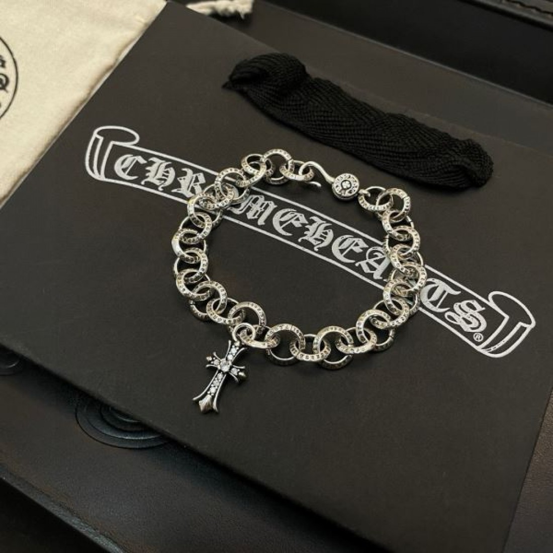 魅惑的で印象的な CHROME HEARTS クロムハーツ コピー ブレスレット 高品質な