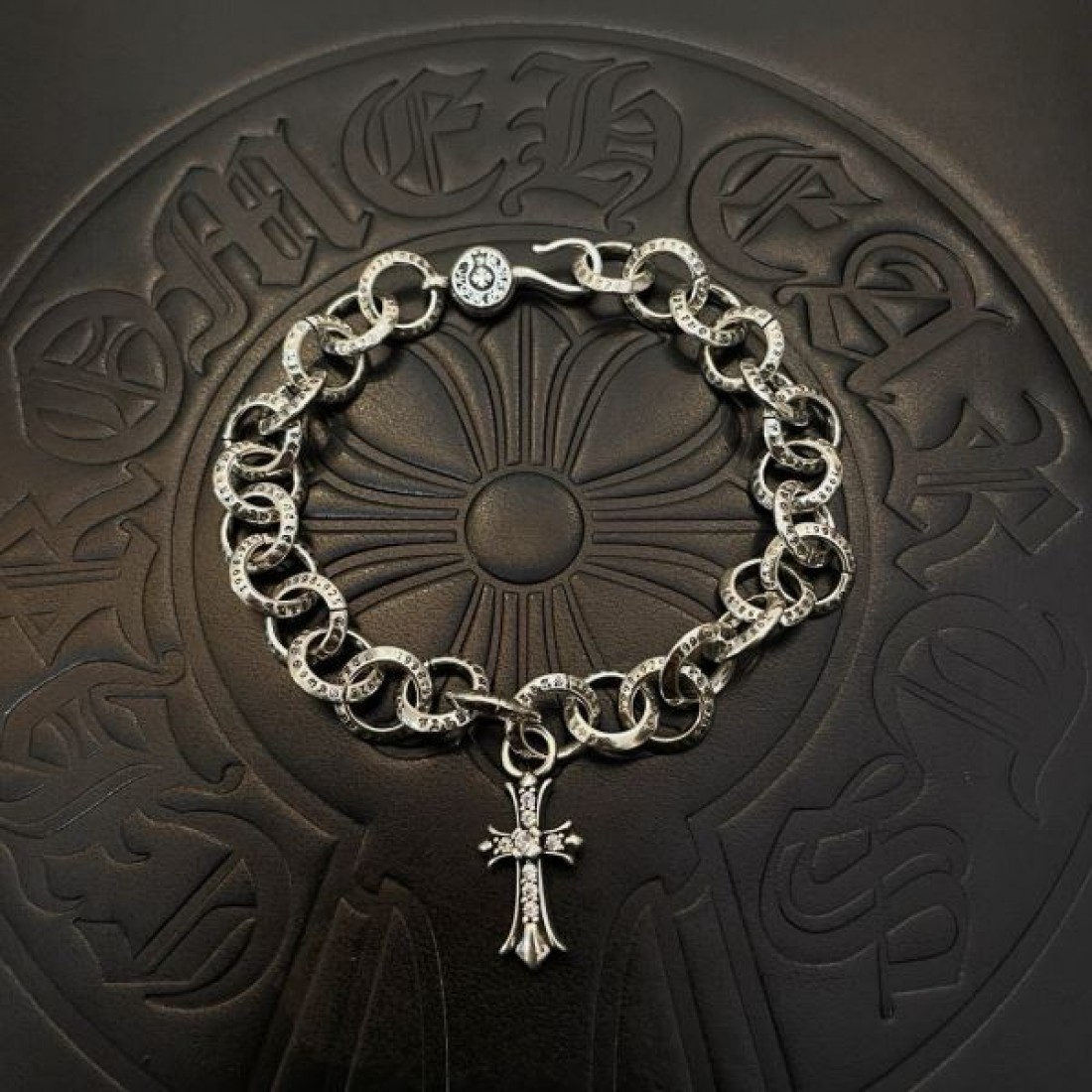魅惑的で印象的な CHROME HEARTS クロムハーツ コピー ブレスレット 高品質な