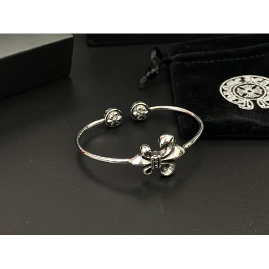 華やかで個性的な CHROME HEARTS クロムハーツ コピー ブレスレット 特別感あふれる
