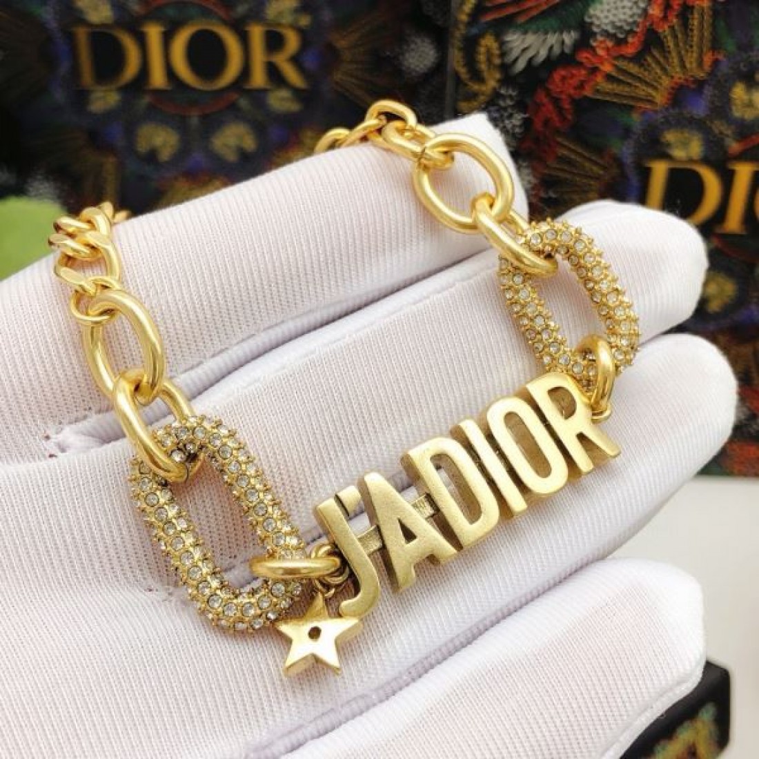 エレガントな輝き DIOR ディオール コピー ブレスレット 洗練された印象