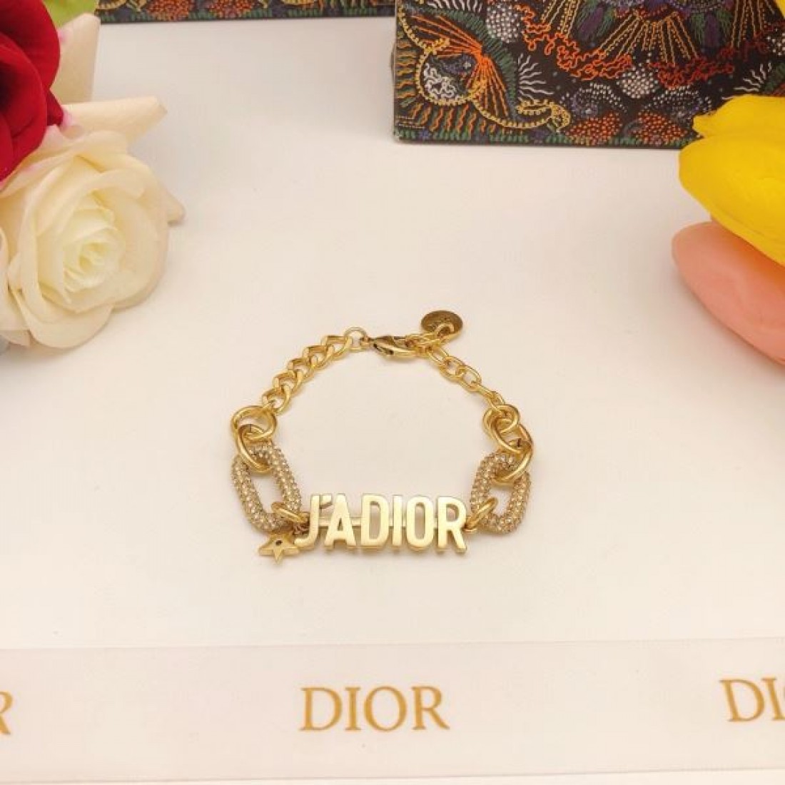 エレガントな輝き DIOR ディオール コピー ブレスレット 洗練された印象
