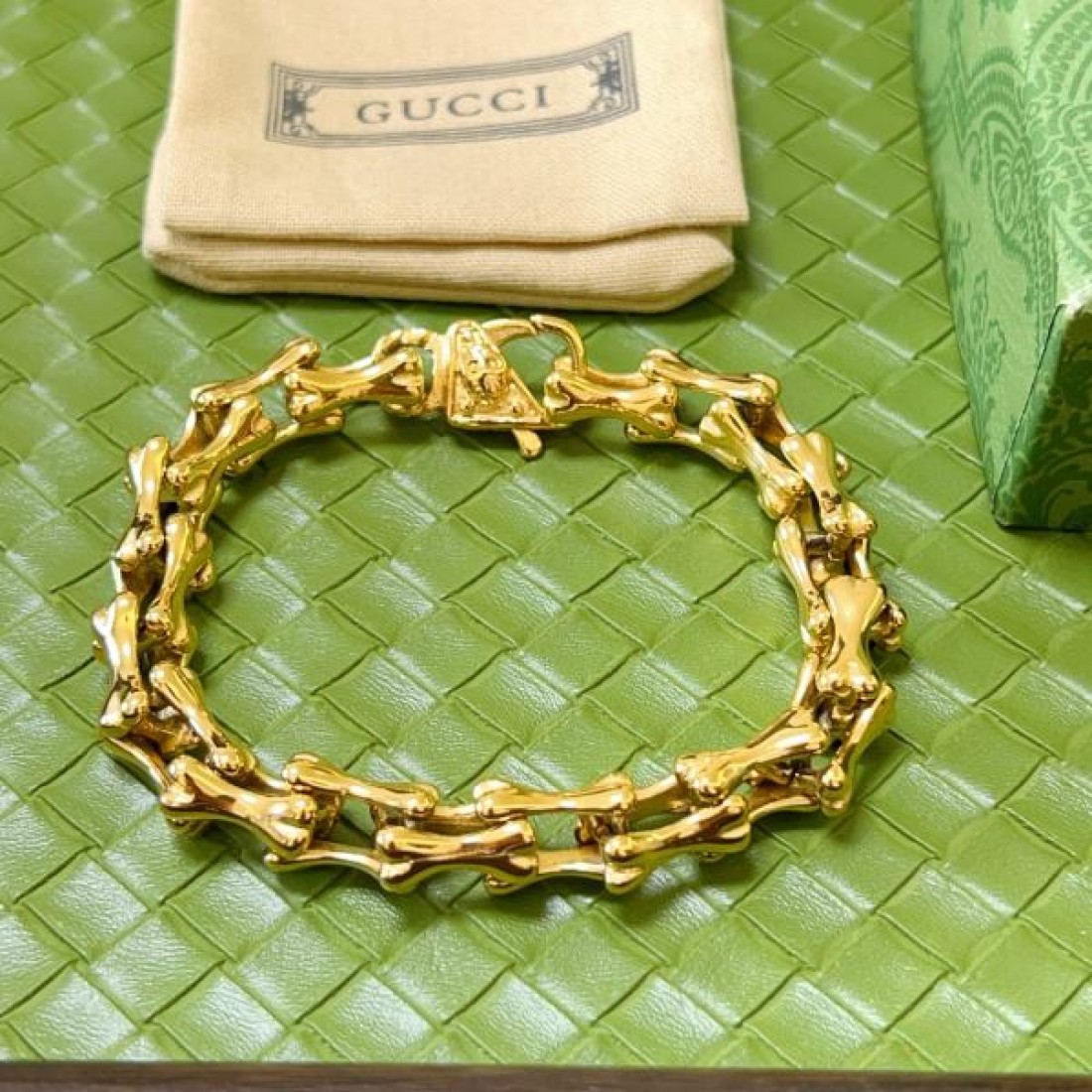 GUCCI グッチ コピー ブレスレット 特別感あふれる 上質でモダンな