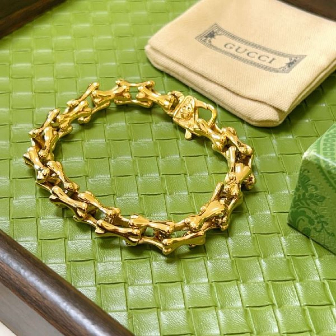 GUCCI グッチ コピー ブレスレット 特別感あふれる 上質でモダンな