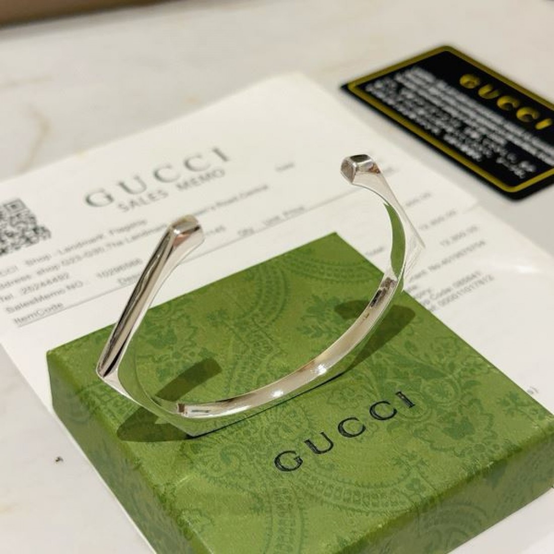 存在感抜群の GUCCI グッチ コピー ブレスレット 魅力的な輝き