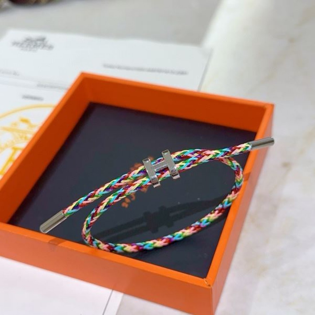 HERMES エルメス コピー ブレスレット 上品で洗練されたデザイン