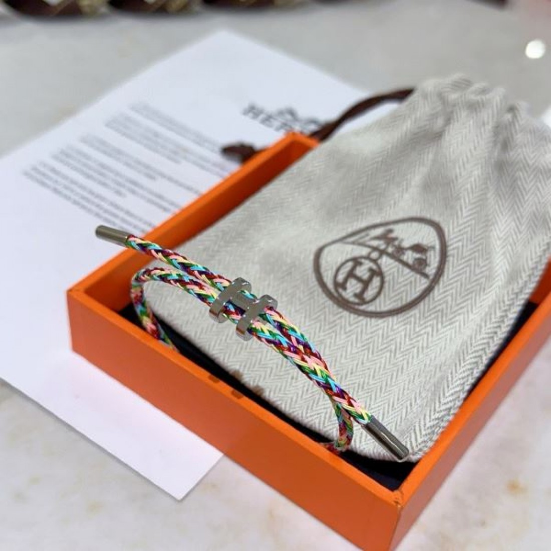HERMES エルメス コピー ブレスレット 上品で洗練されたデザイン