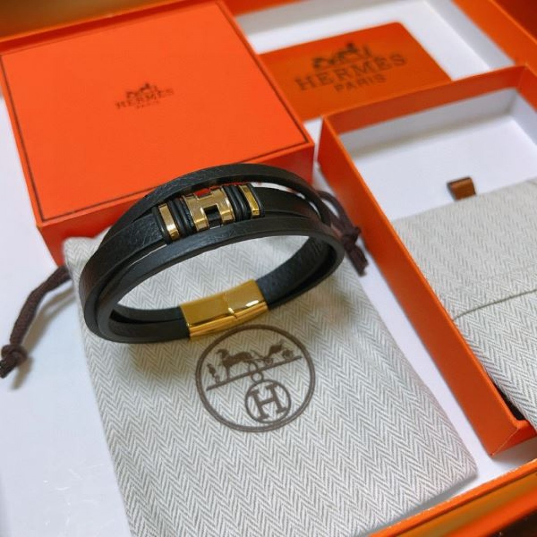 エレガントな HERMES エルメス コピー ブレスレット 魅惑的な輝き