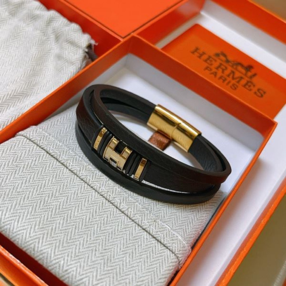 エレガントな HERMES エルメス コピー ブレスレット 魅惑的な輝き