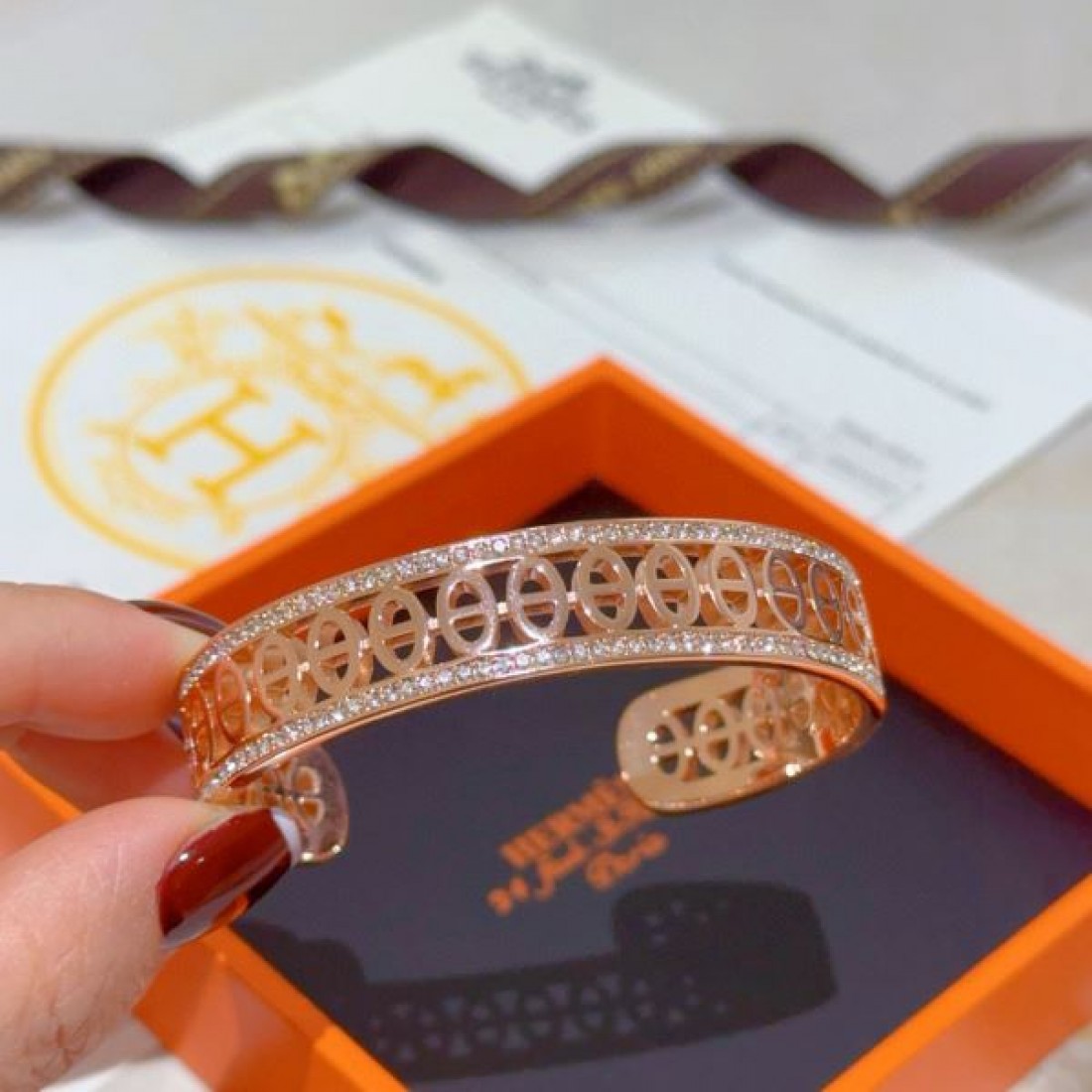  エルメス コピー ブレスレット HERMES 洗練されたシンプルな美しさ