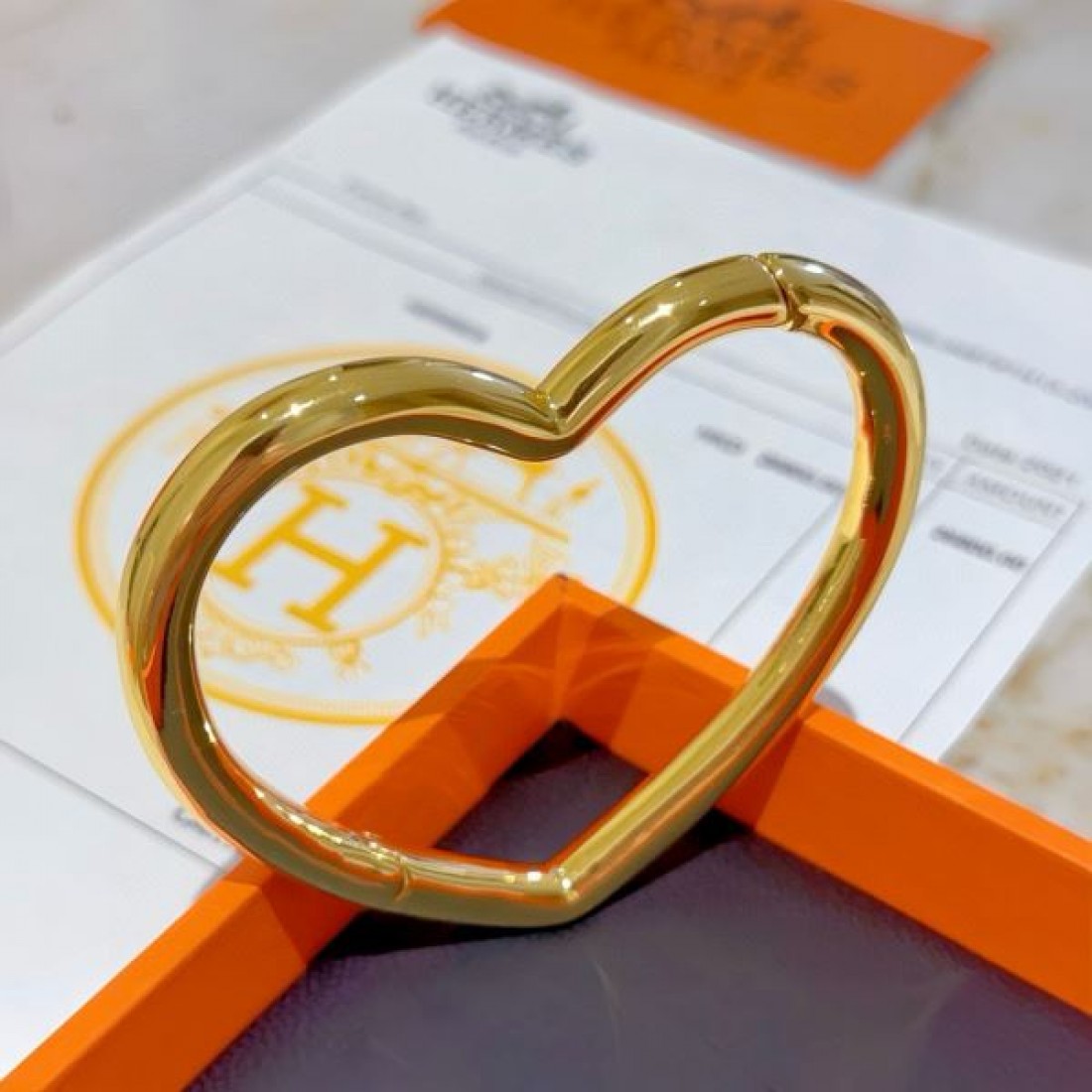 エルメス コピー ブレスレット HERMES 高級感と華やかさを兼ね備えた
