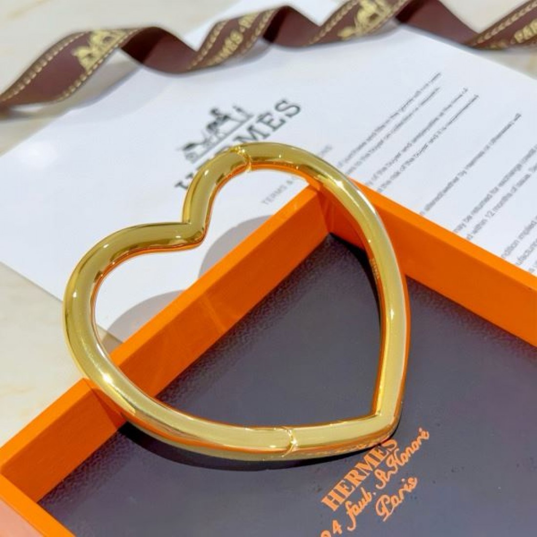 エルメス コピー ブレスレット HERMES 高級感と華やかさを兼ね備えた