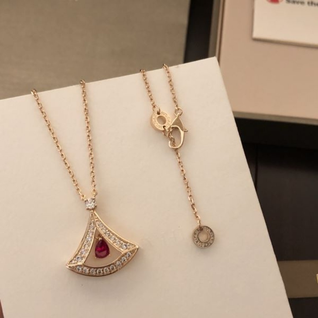 時代を超越した BVLGARI ブルガリ コピー ネックレス 個性派必見