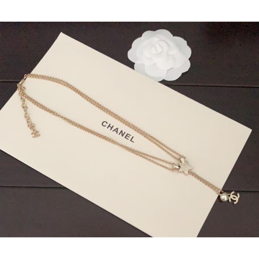 華やかで魅力的な CHANEL シャネル コピー ネックレス スタイリッシュな