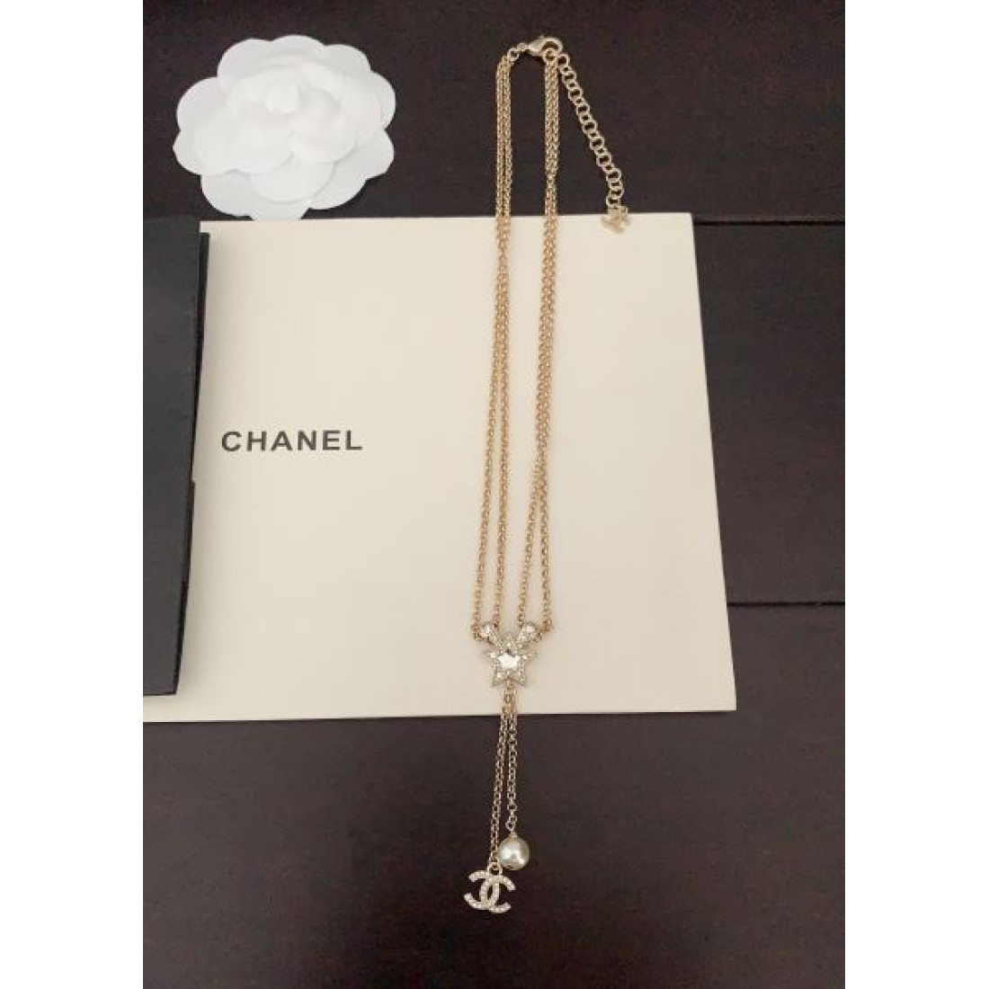 華やかで魅力的な CHANEL シャネル コピー ネックレス スタイリッシュな