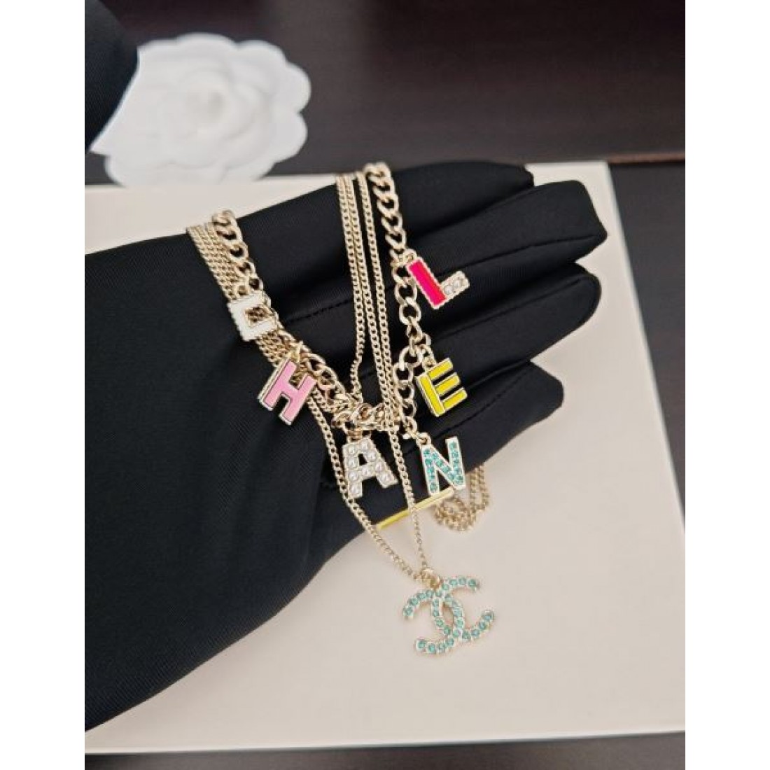 洗練された CHANEL シャネル コピー ネックレス 高級感のあるデザイン