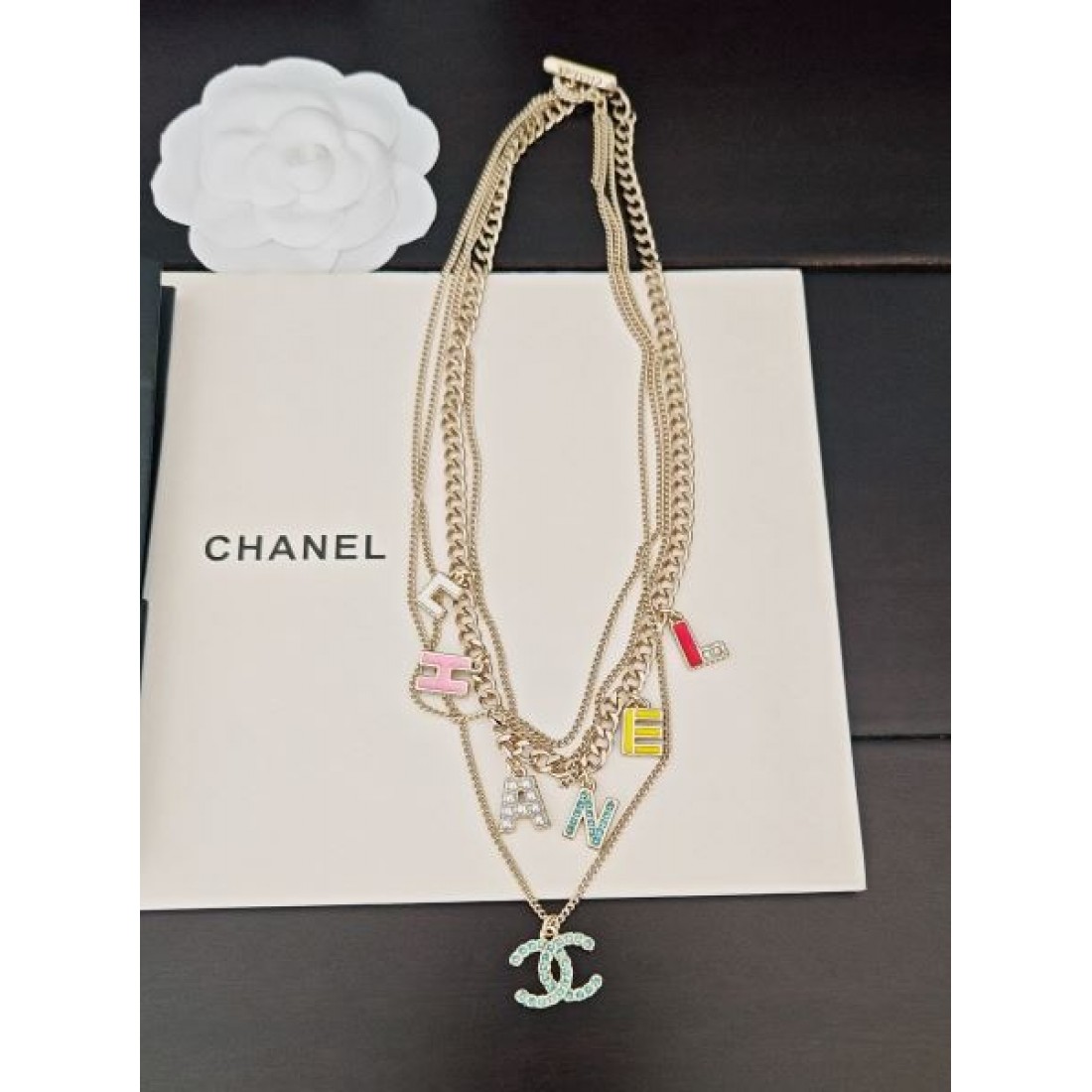 洗練された CHANEL シャネル コピー ネックレス 高級感のあるデザイン