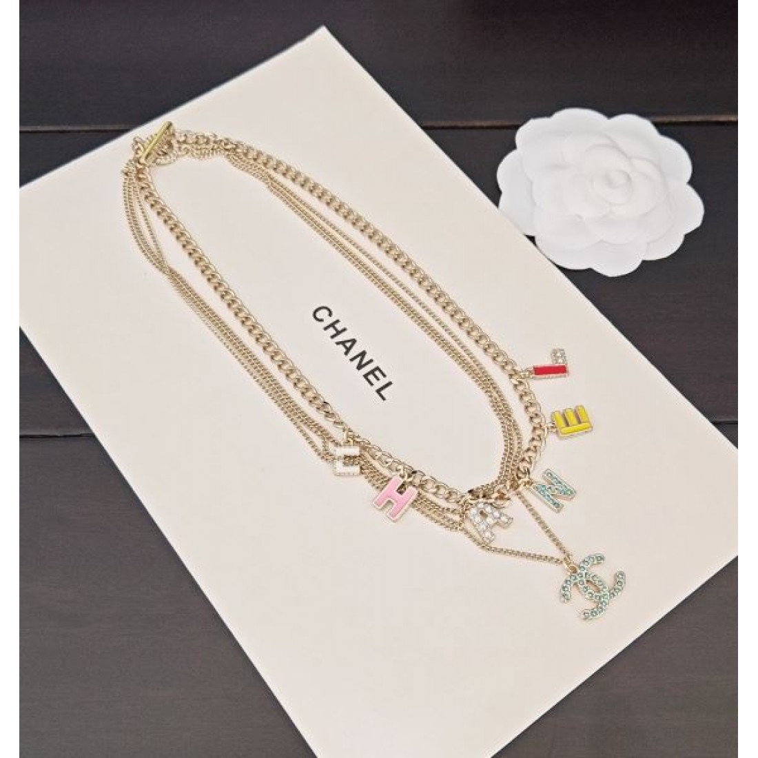 洗練された CHANEL シャネル コピー ネックレス 高級感のあるデザイン