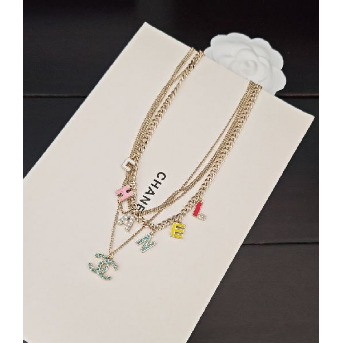 洗練された CHANEL シャネル コピー ネックレス 高級感のあるデザイン