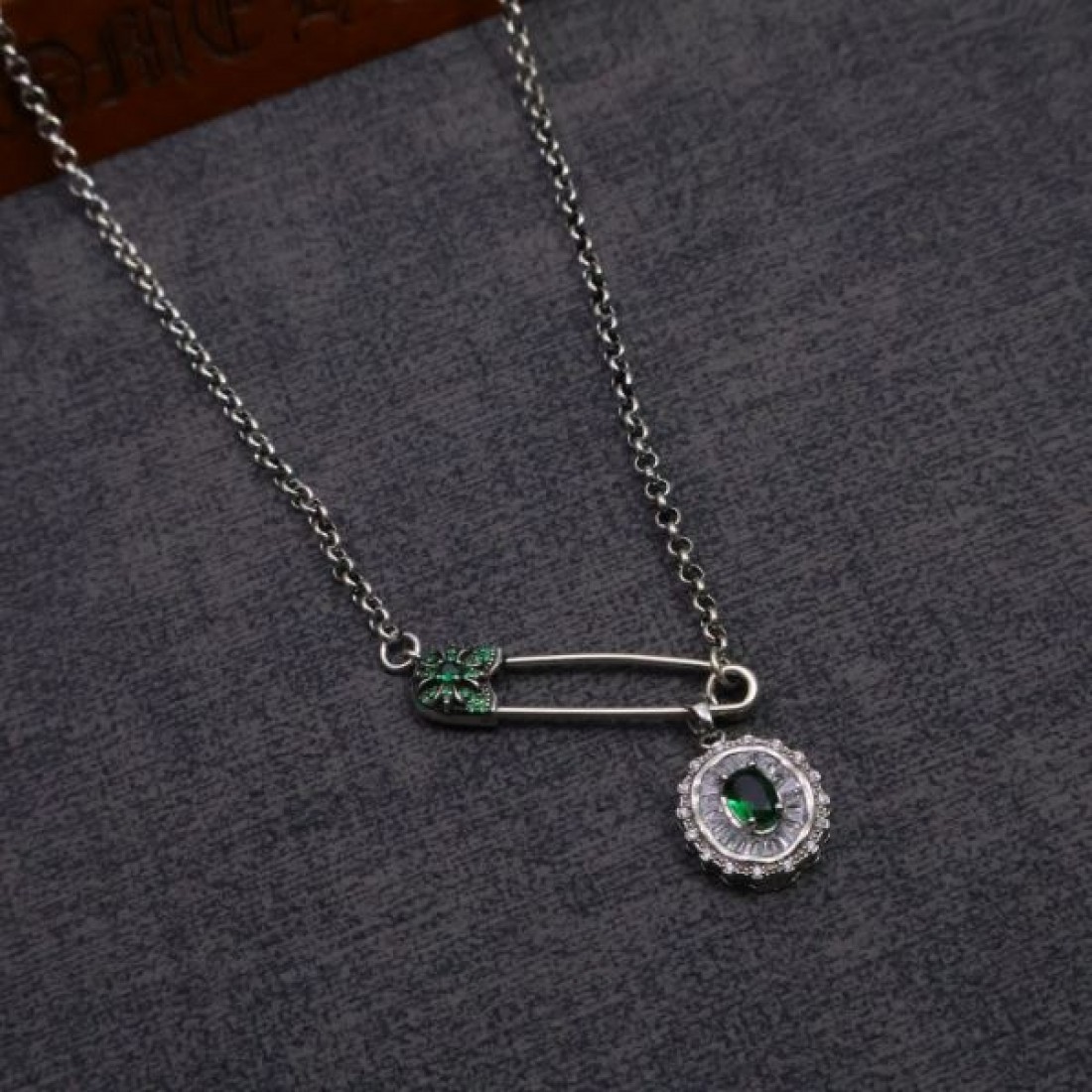 圧倒的な魅力を放つ CHROME HEARTS クロムハーツ コピー ネックレス