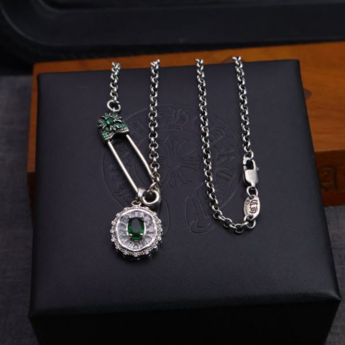 圧倒的な魅力を放つ CHROME HEARTS クロムハーツ コピー ネックレス