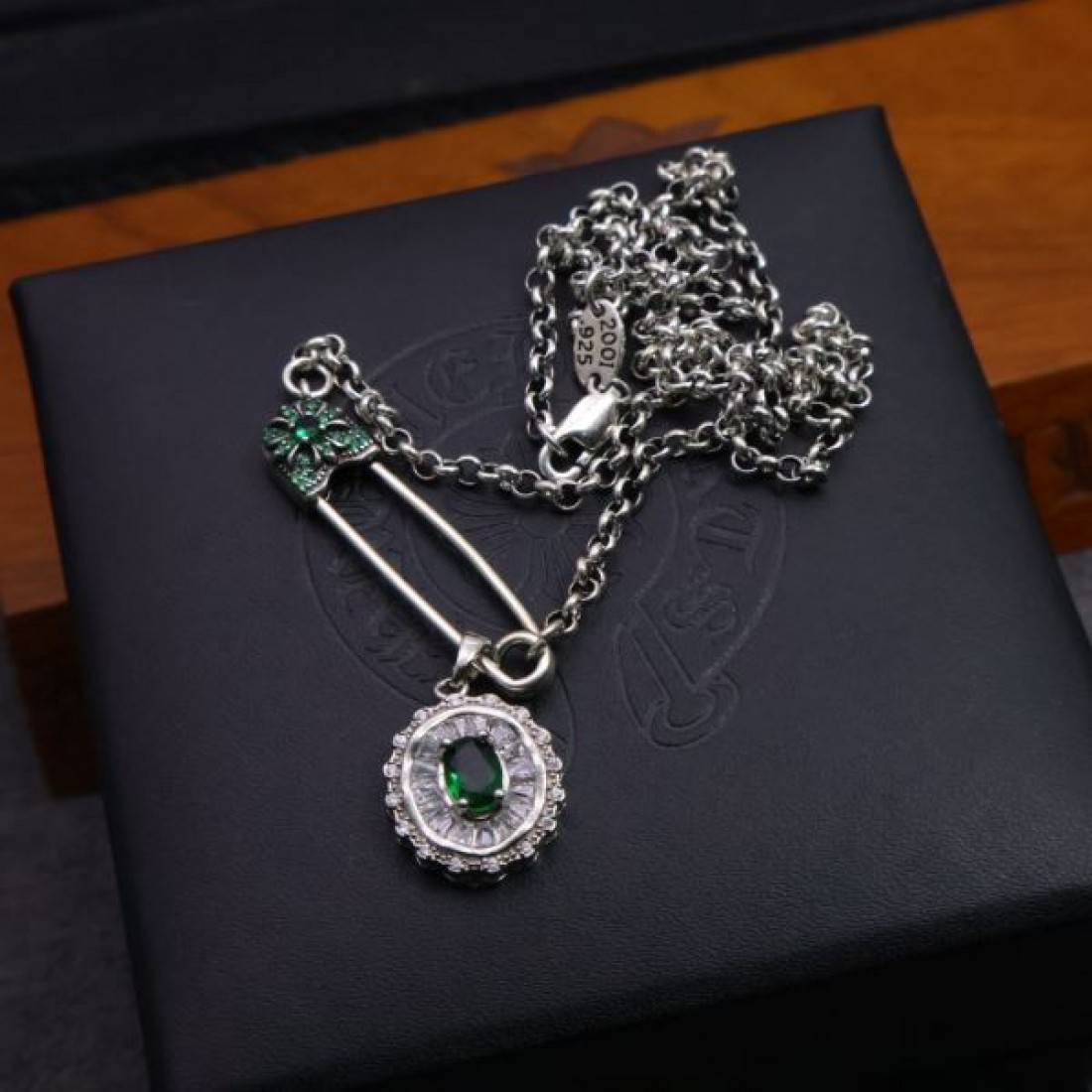 圧倒的な魅力を放つ CHROME HEARTS クロムハーツ コピー ネックレス
