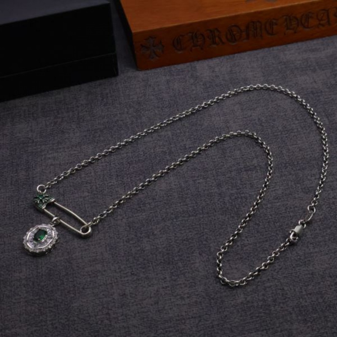 圧倒的な魅力を放つ CHROME HEARTS クロムハーツ コピー ネックレス