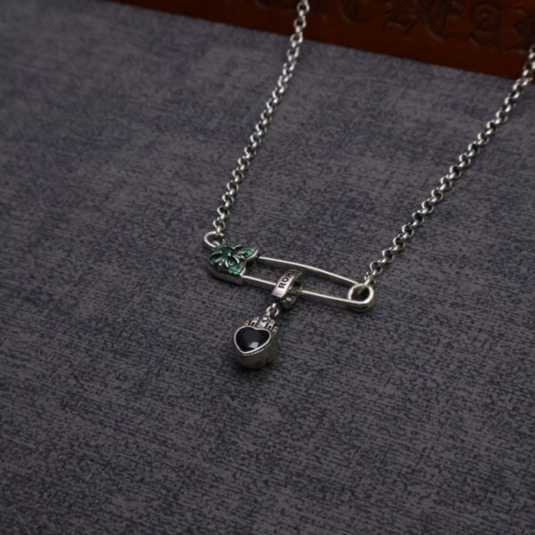 CHROME HEARTS クロムハーツ コピー ネックレス ワイルドで洗練された