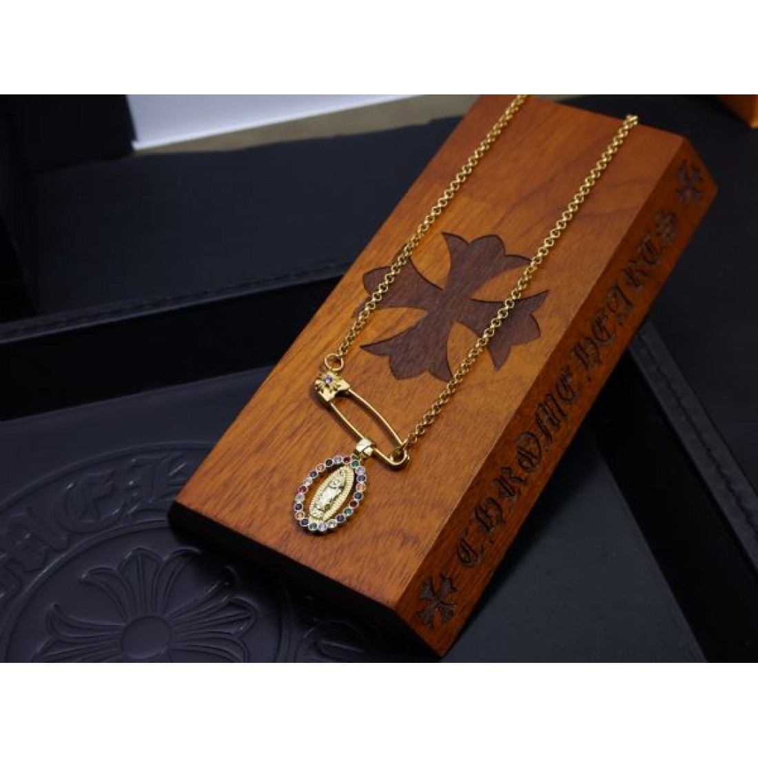 高級感漂う CHROME HEARTS クロムハーツ コピー ネックレス で個性を主張