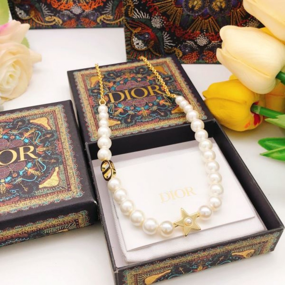 今話題！上品な魅力が光る ディオール コピー ネックレス DIOR
