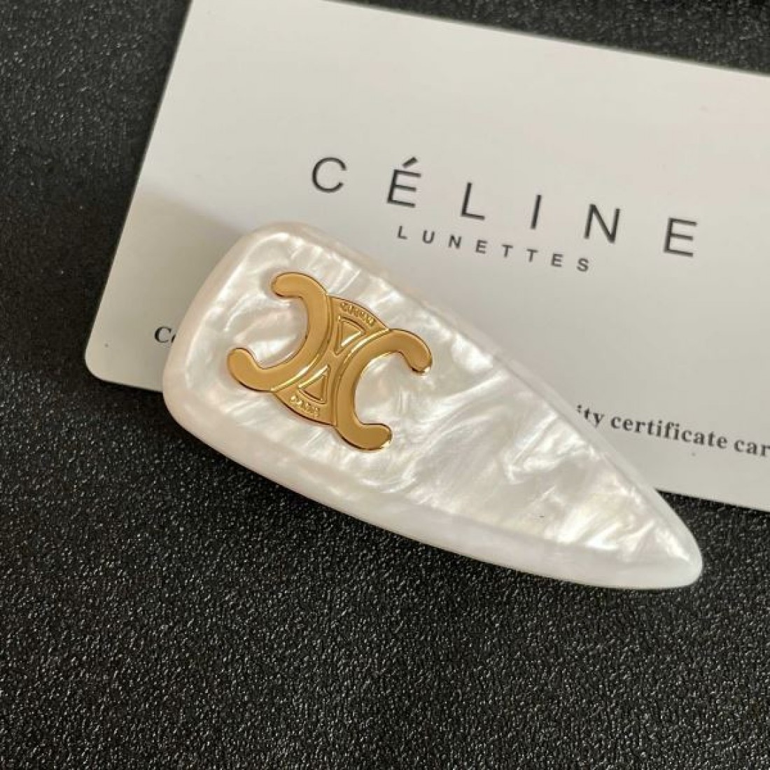 セリーヌ コピー ヘアアクセサリー CELINE 女性らしい柔らかで可憐なデザイン
