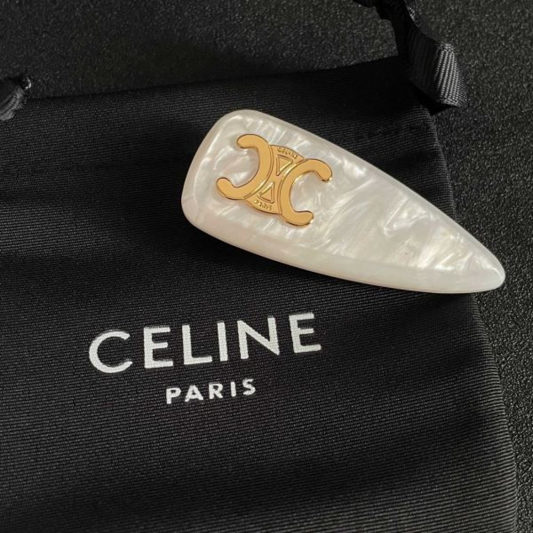セリーヌ コピー ヘアアクセサリー CELINE 女性らしい柔らかで可憐なデザイン