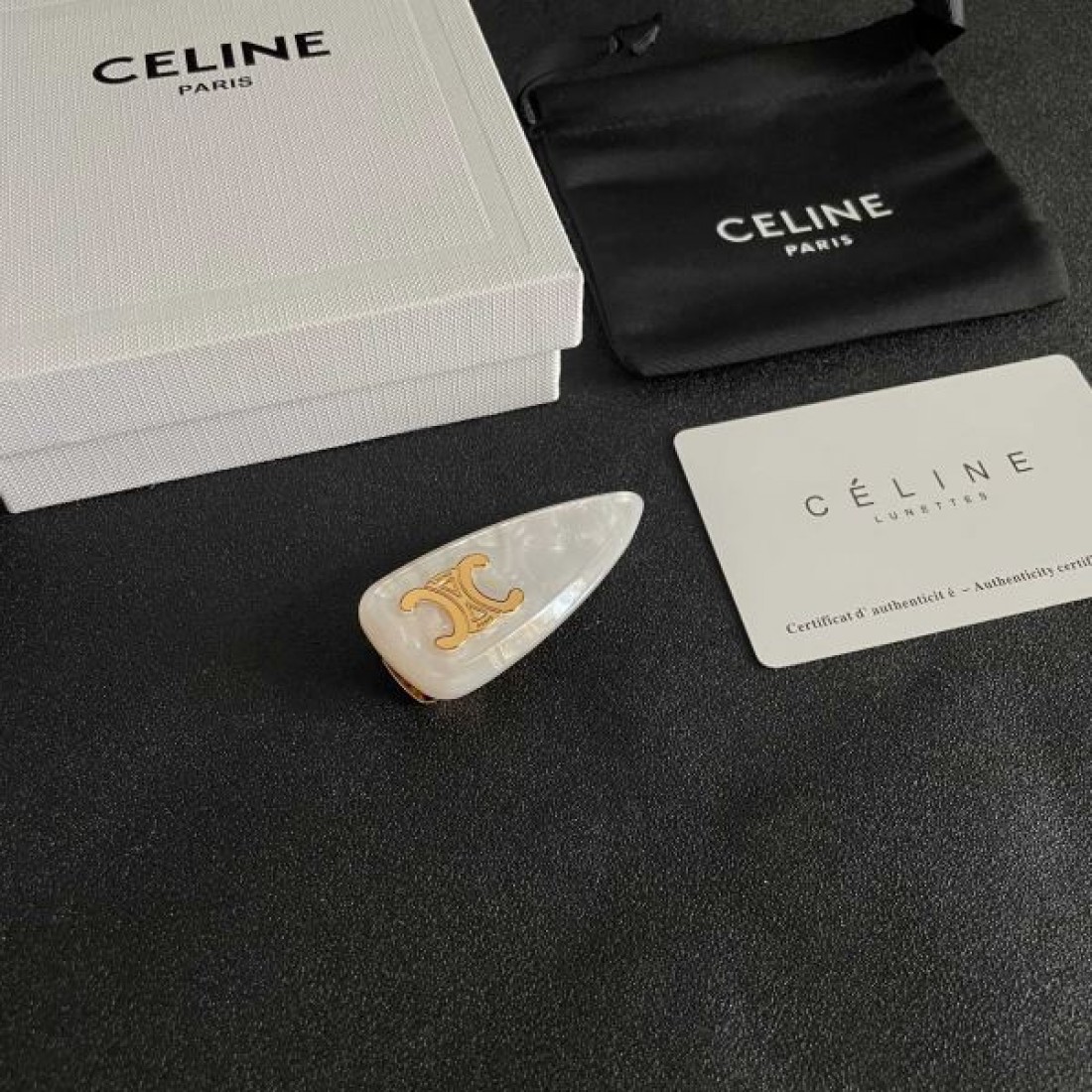 セリーヌ コピー ヘアアクセサリー CELINE 女性らしい柔らかで可憐なデザイン