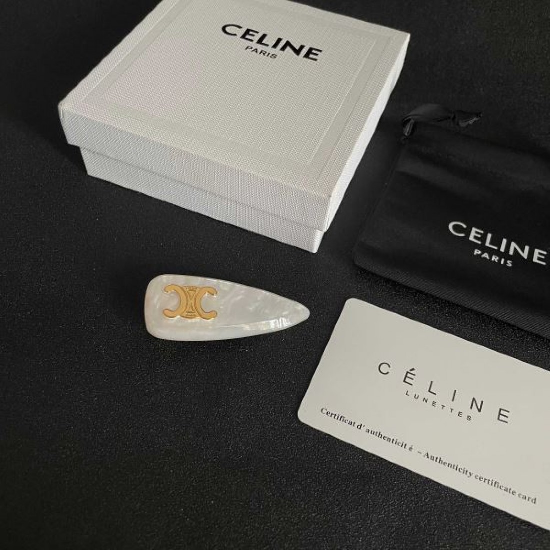 セリーヌ コピー ヘアアクセサリー CELINE 女性らしい柔らかで可憐なデザイン