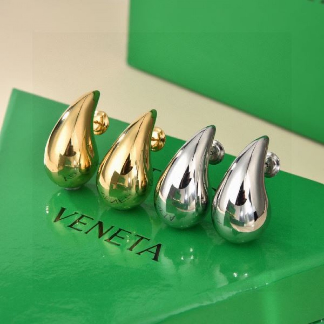 話題沸騰中の BOTTEGA VENETA ボッテガヴェネタ コピー イヤリング エレガント