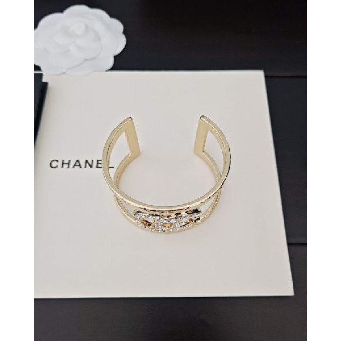 シャネル コピー ブレスレット CHANEL 洗練された美しさ 今すぐ手に入れたい