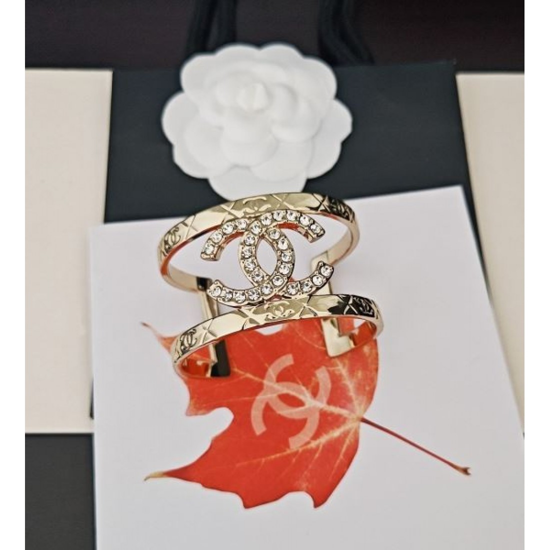 シャネル コピー ブレスレット CHANEL 洗練された美しさ 今すぐ手に入れたい