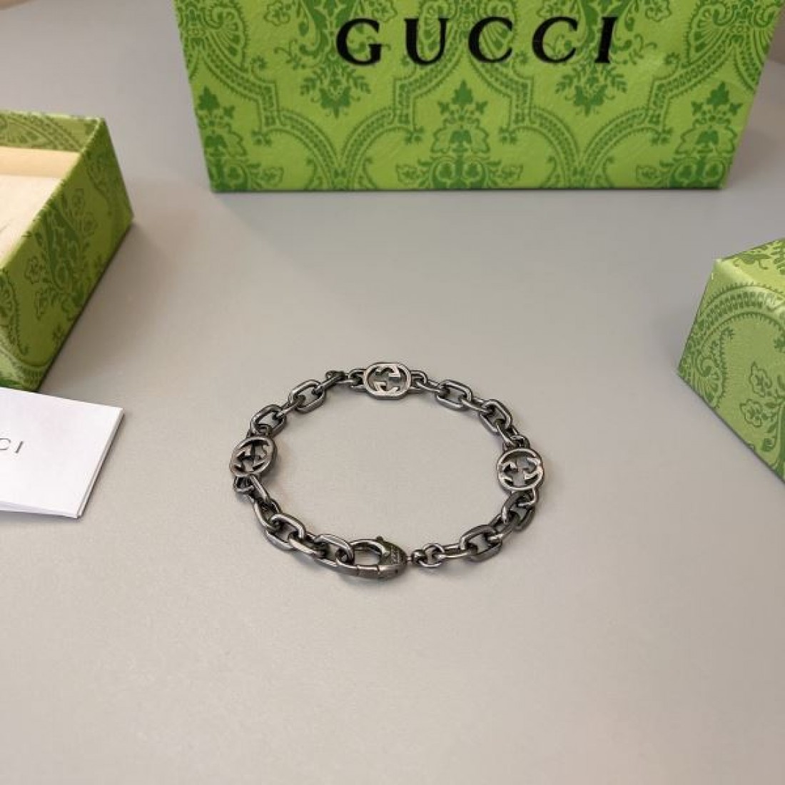 GUCCI グッチ コピー ブレスレット 注目のモダンで個性的なスタイル