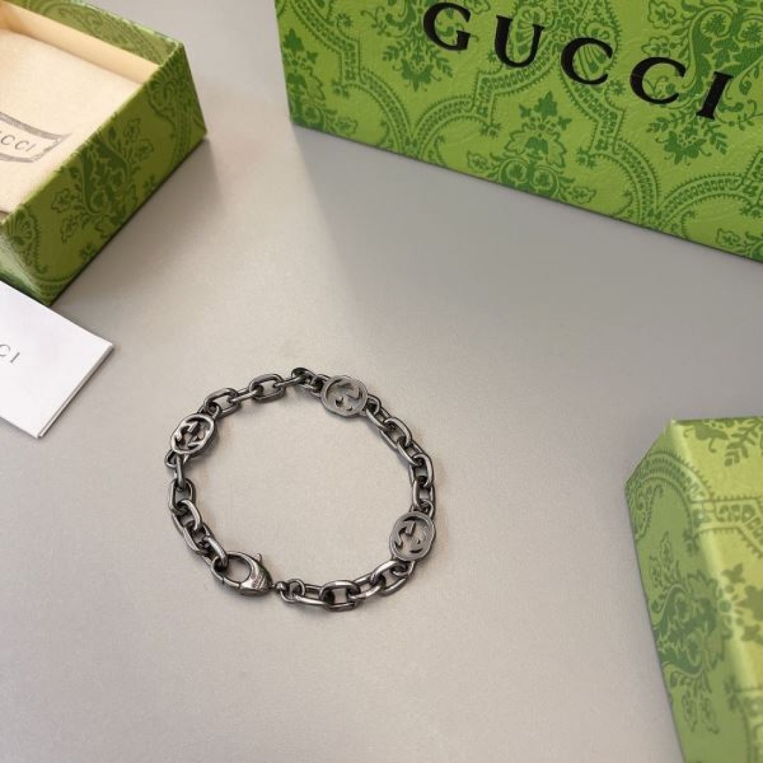 GUCCI グッチ コピー ブレスレット 注目のモダンで個性的なスタイル