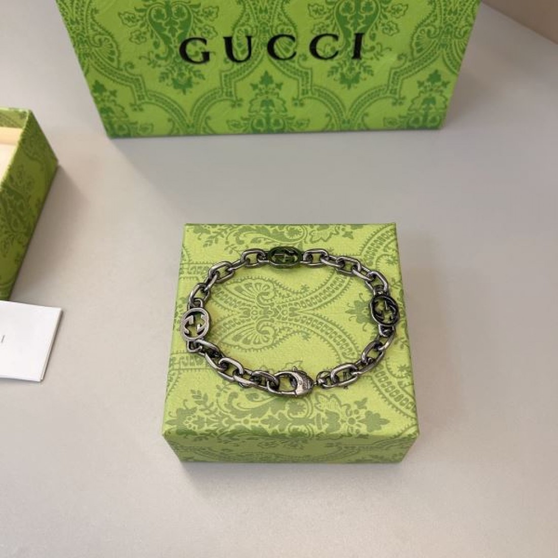 GUCCI グッチ コピー ブレスレット 注目のモダンで個性的なスタイル