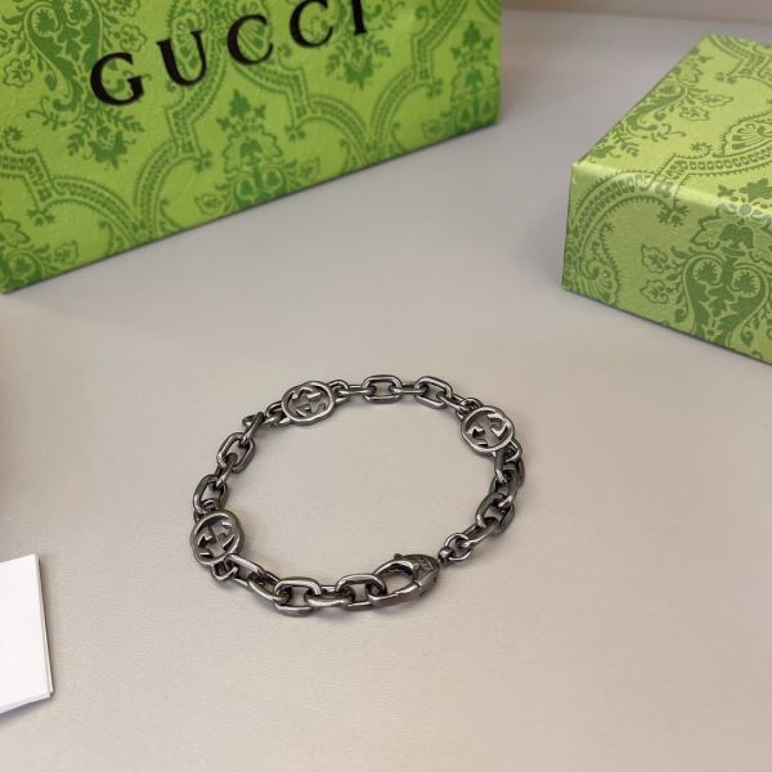 GUCCI グッチ コピー ブレスレット 注目のモダンで個性的なスタイル
