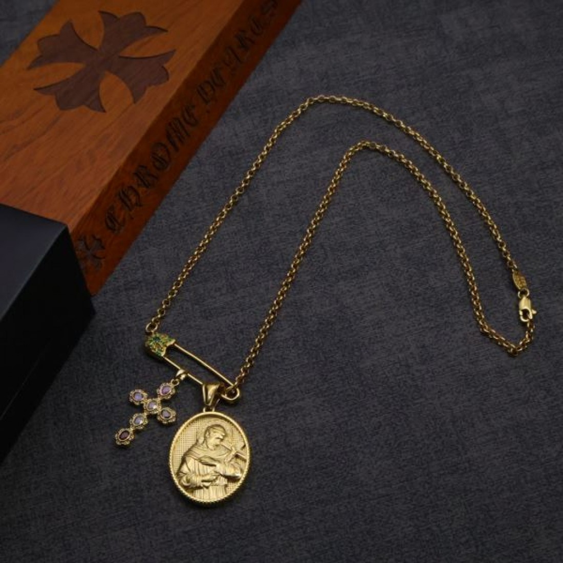 独自性あふれる CHROME HEARTS クロムハーツ コピー ネックレス 今人気のスタイル