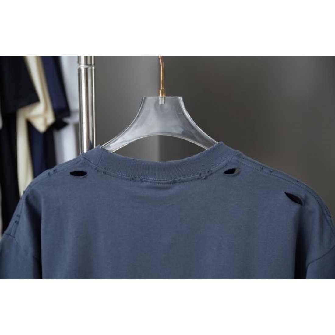 高級感ただよう BALENCIAGA バレンシアガ コピー Tシャツ 洗練された装いに