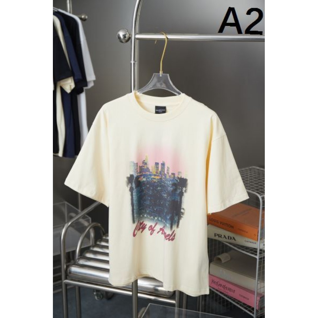 バランスの良いシルエットが映える BALENCIAGA バレンシアガ コピー Tシャツ 